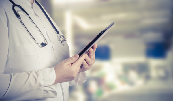 Le passeport patient dans le parcours de chirurgie: l’indispensable outil de communication MKDE / Chirurgien imaginé par le Dr Portella